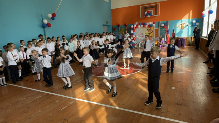 праздник "День знаний" в нашей школе.